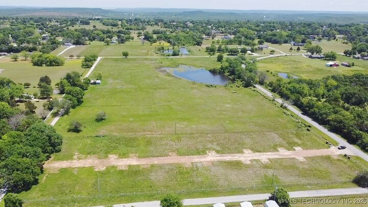 Property Photo:  439 Maiden Lane  OK 74437 