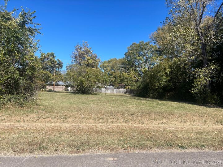 Property Photo:  Leftwich Street S  OK 74962 