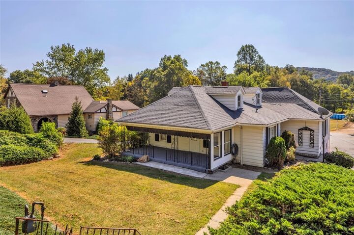 Property Photo: 1517 Wampum Rd PA 16117