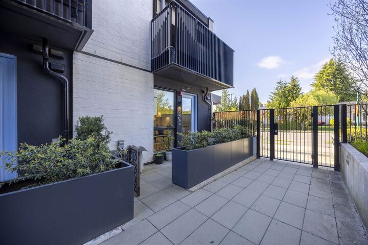 94 W King Edward Avenue 24 — photo 1