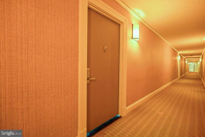 Property Photo:  10101 Grosvenor Place 1004  MD 20852 