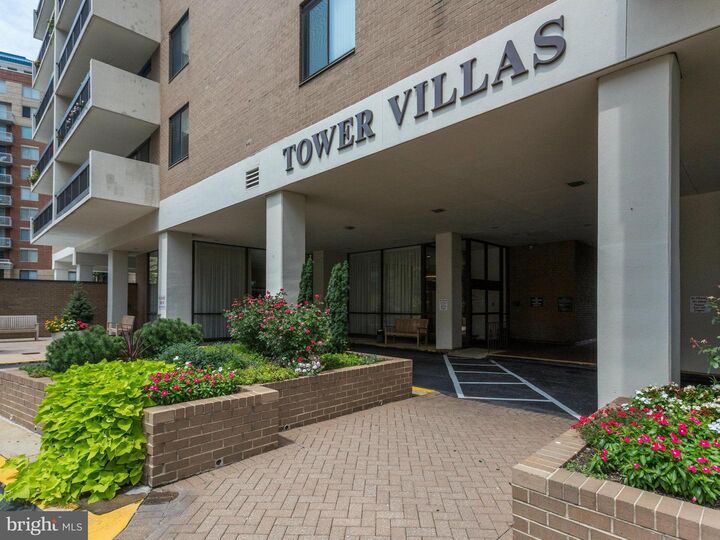 Property Photo:  3800 Fairfax Drive 107  VA 22203 
