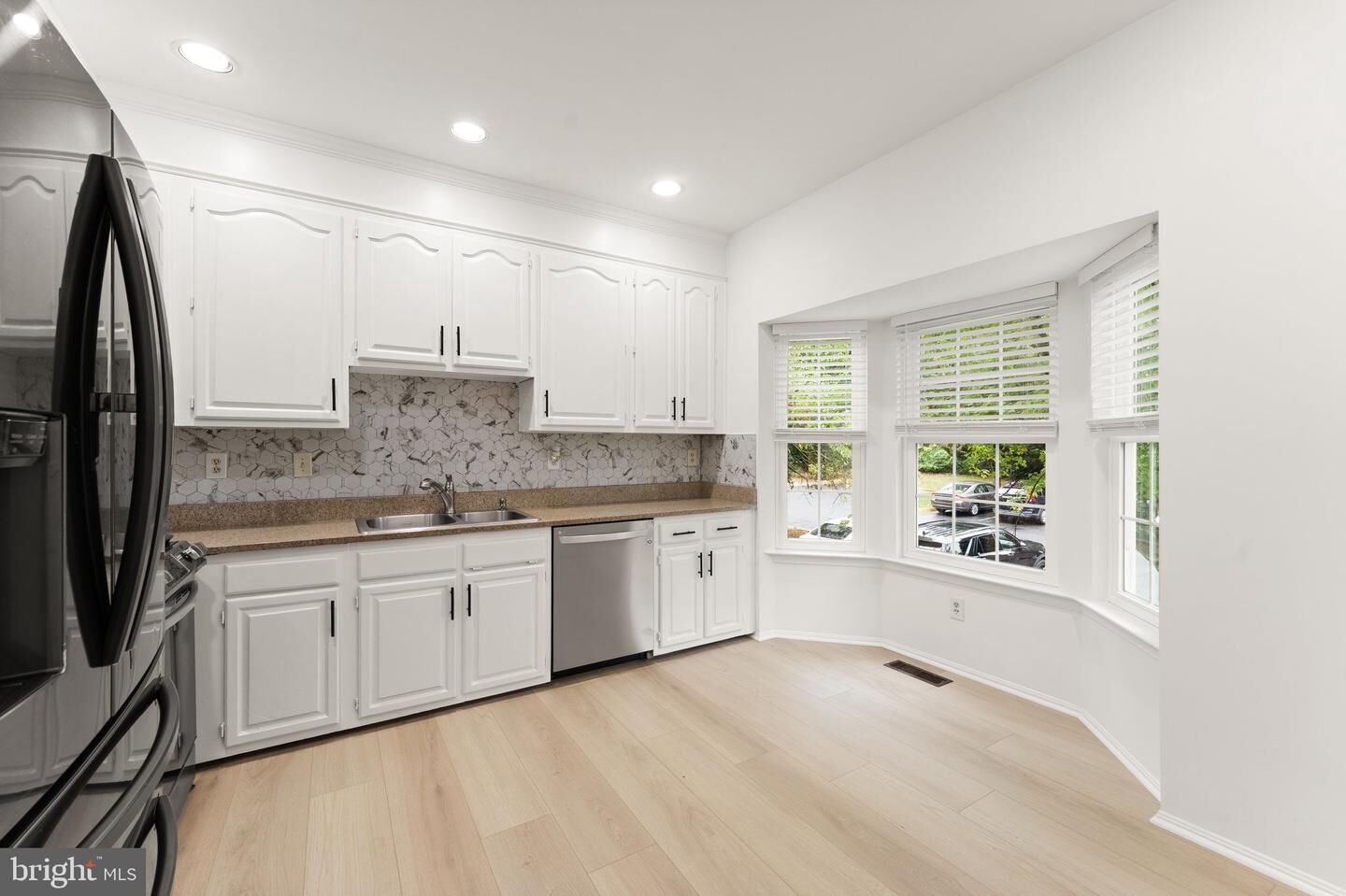 Property Photo:  14621 Stream Pond Drive  VA 20120 