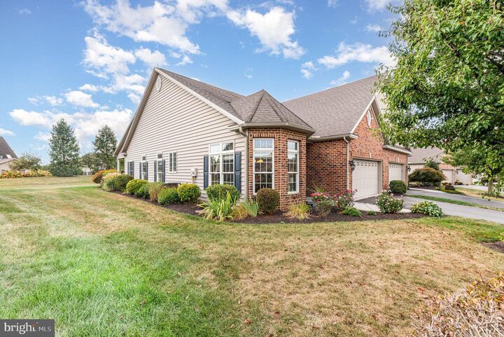 Property Photo: 1670 Williamsburg Way PA 17050