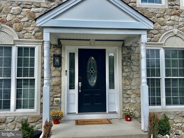 Property Photo:  124 Evergreen Circle  PA 17019 