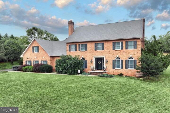 Property Photo: 1425 Brittany Drive PA 17404