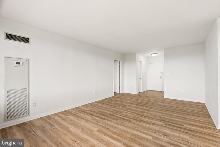 Property Photo: 5500 Holmes Run Parkway 1119 VA 22304