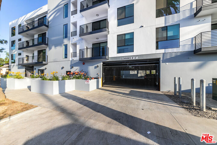 Property Photo:  14612 Calvert St  CA 91411 