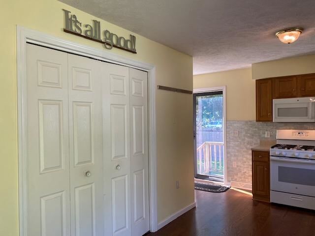 Property Photo:  323 E Pacific  NJ 08251-2637 