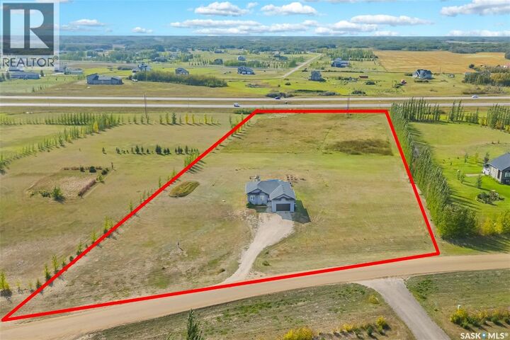 Property Photo:  25 South Country Road  SK S7C 0B1 