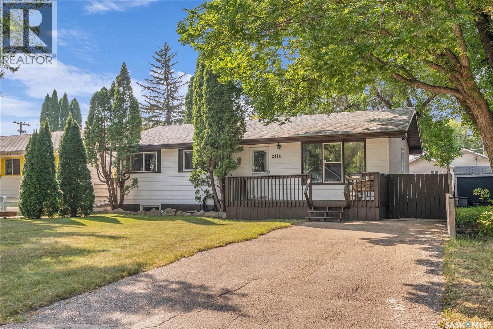 Property Photo:  2414 McPherson Avenue  SK S7J 0S9 