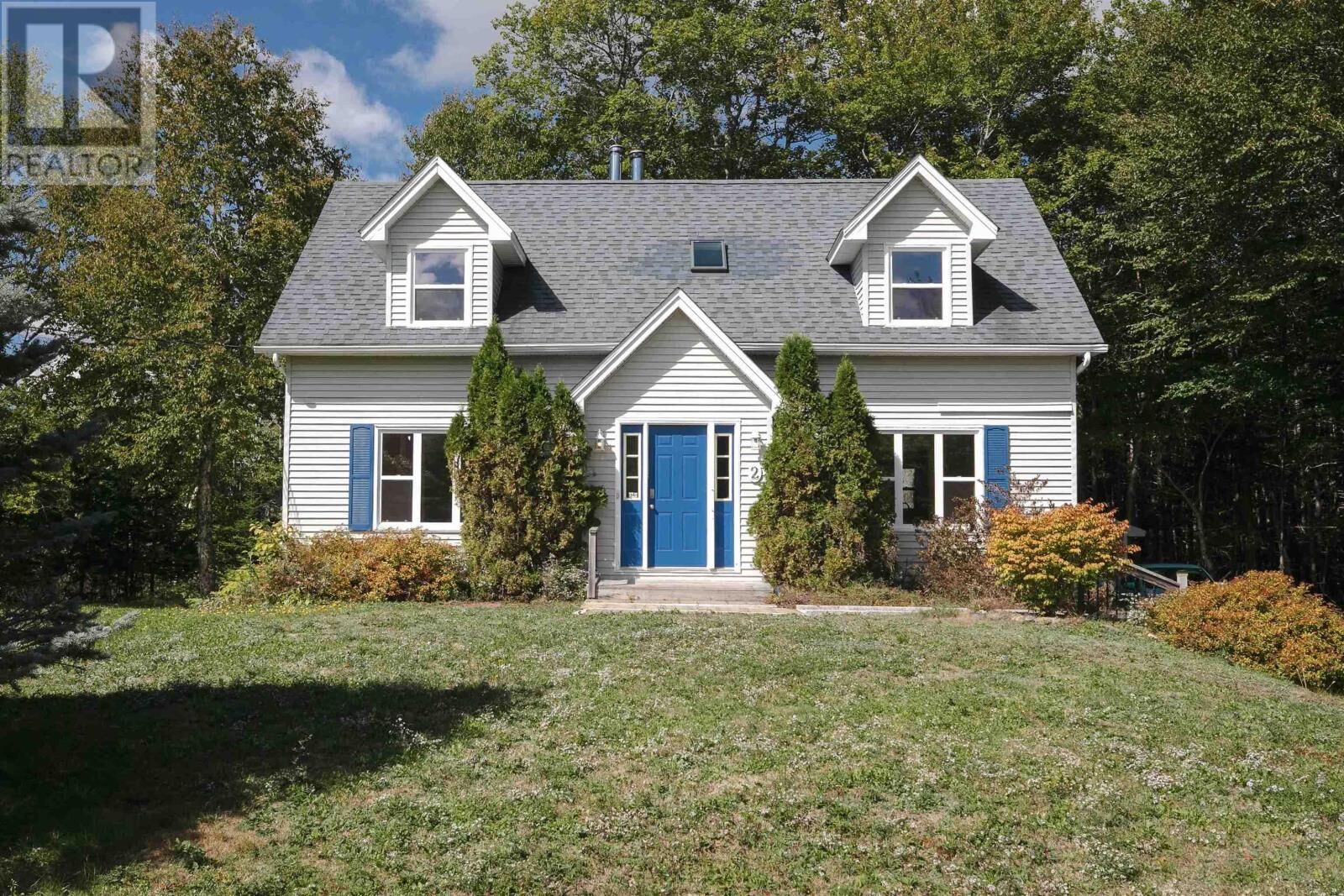 Property Photo:  2 Vrege Court  NS B4B 1K2 