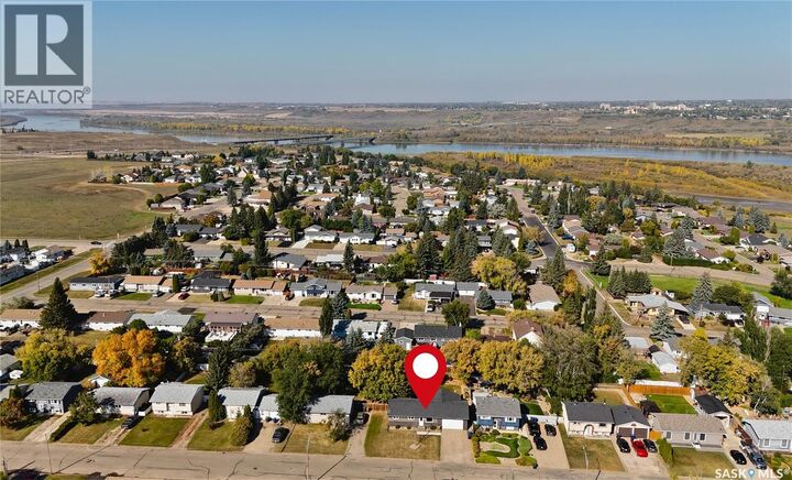 Property Photo:  322 33rd Street  SK S0M 0E0 