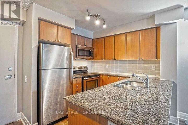 Property Photo:  525 Wilson Avenue 940  ON M3H 1V1 