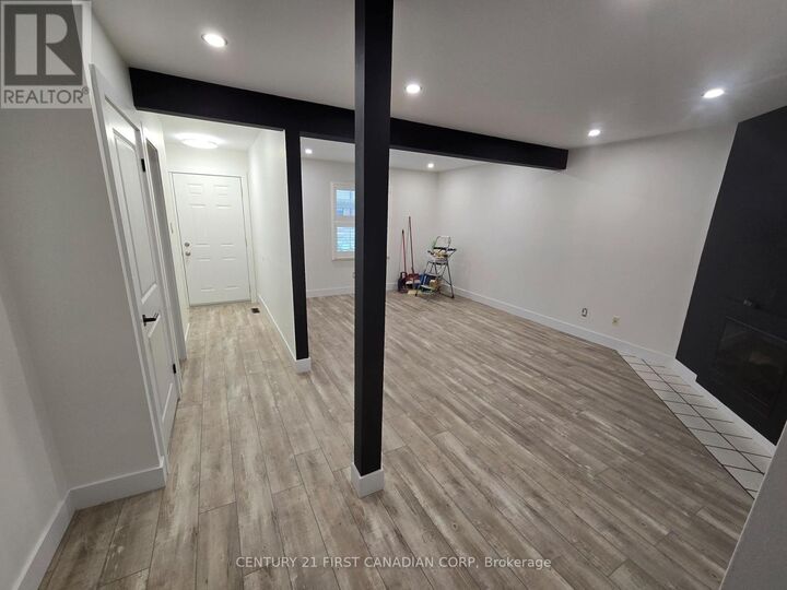 1294 Byron Baseline Road 1  London South (South K) ON N6K 4G8 photo