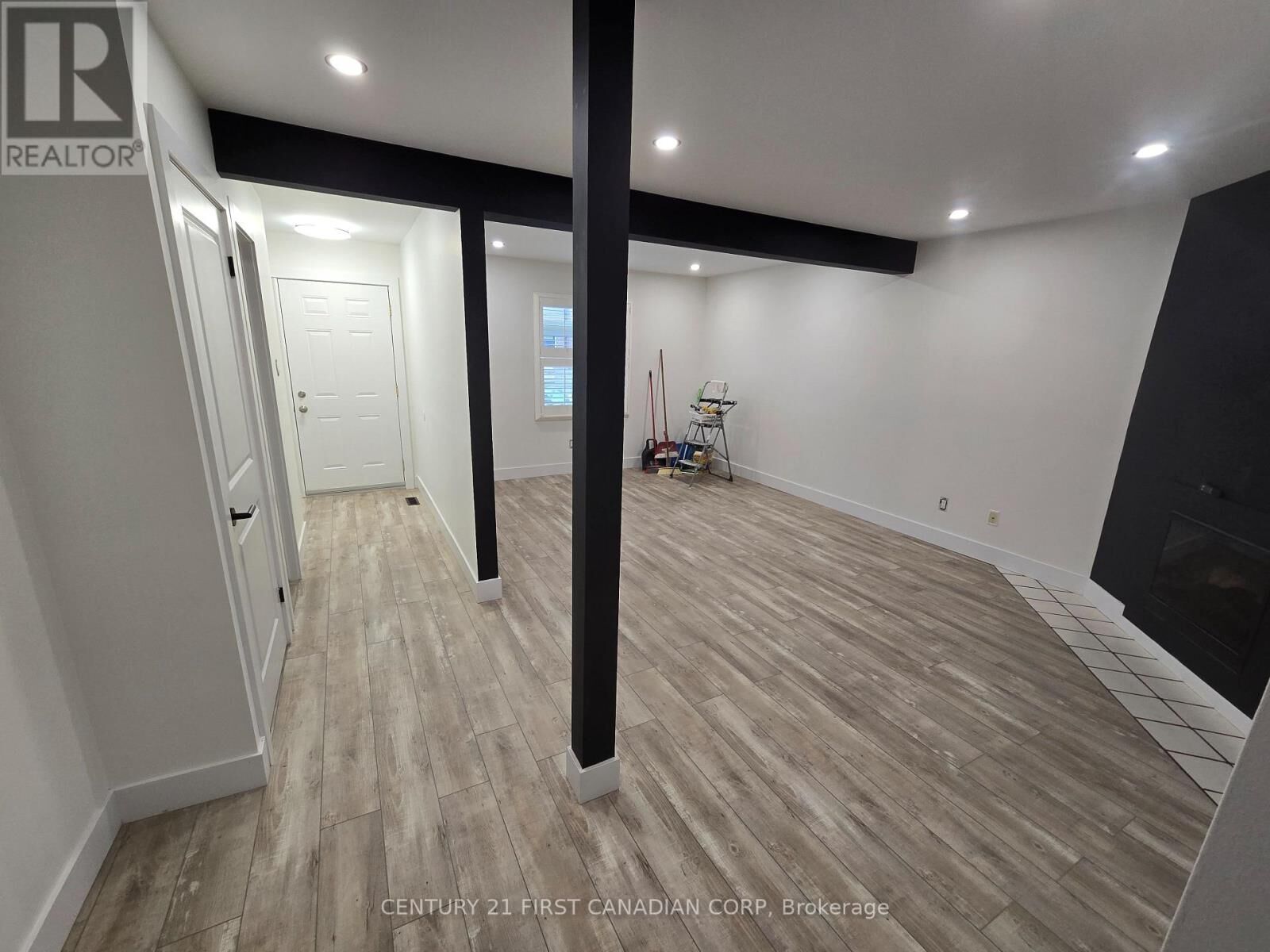 Property Photo:  1294 Byron Baseline Road 1  ON N6K 4G8 