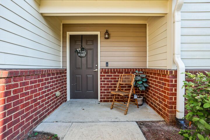 Property Photo:  512 Wingspan Way  FL 32536 