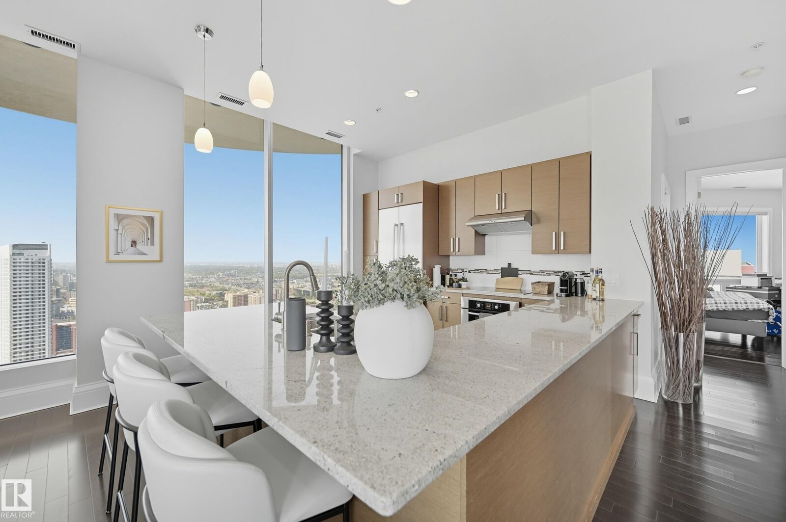 Property Photo:  10152 104 Street NW 3502  AB T5J 0B6 