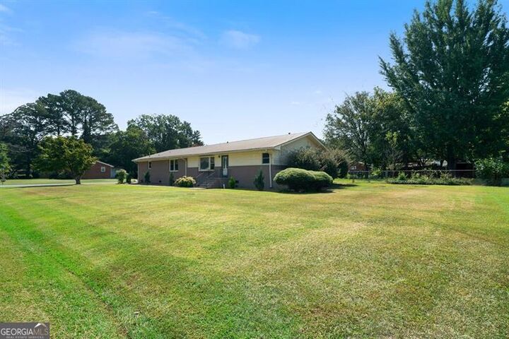 Property Photo:  254 E Girard Avenue  GA 30125 