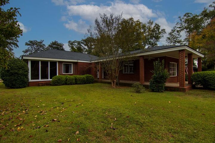 Property Photo:  1410 Roper Avenue  GA 31833 