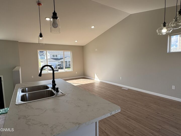 Property Photo:  1206 9th Street SW  ND 58854 