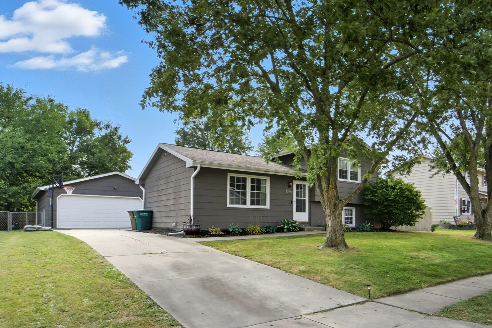 Property Photo: 1028 7th Street NW IA 50009
