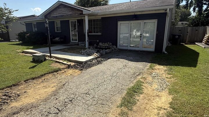 Property Photo: 7517 Bayard Park Drive IN 47715