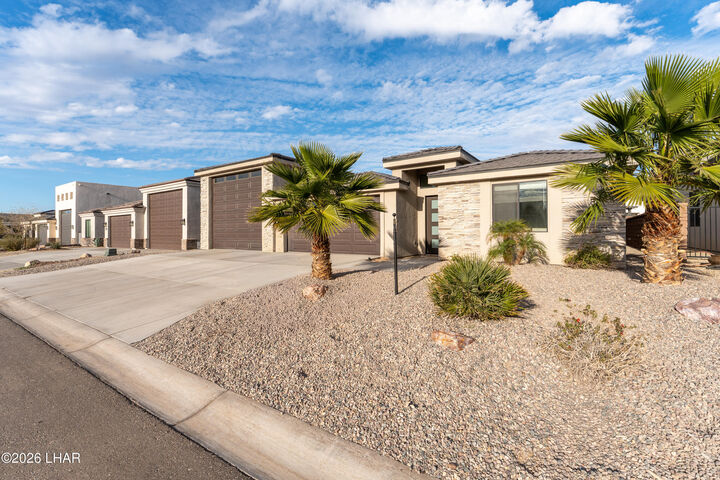 Property Photo:  1607 E Laurel Dr  AZ 86404 