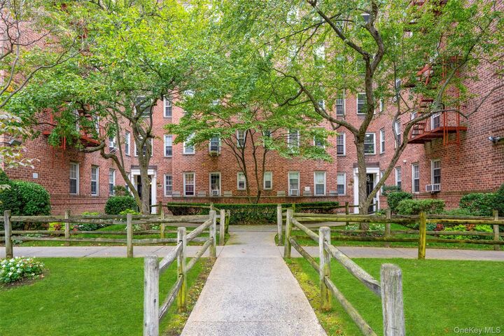 Property Photo:  766 Bronx River Road B18  NY 10708 