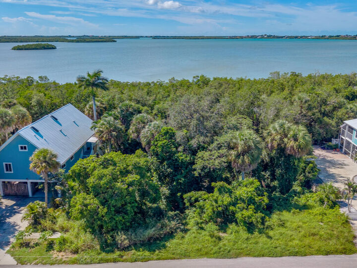 Property Photo:  1989 Sheffield Avenue  FL 34145 