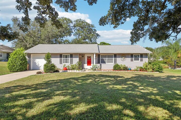 Property Photo: 12 Brigadoon Circle FL 34788