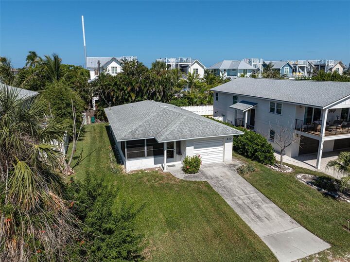 Property Photo:  210 Palm Avenue  FL 34216 