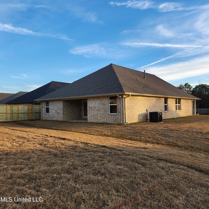 Property Photo:  7721 Ferndale Drive  MS 38654 