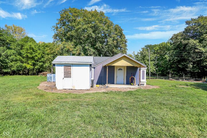 Property Photo: 406 W Linden Street IN 46035