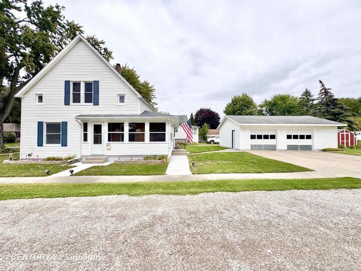 Property Photo: 118 W Capital Street MI 48604
