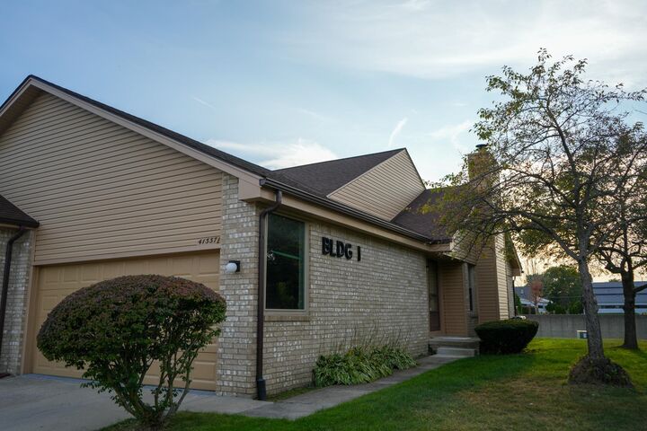 Property Photo:  41337 Ambercrest Drive  MI 48314 