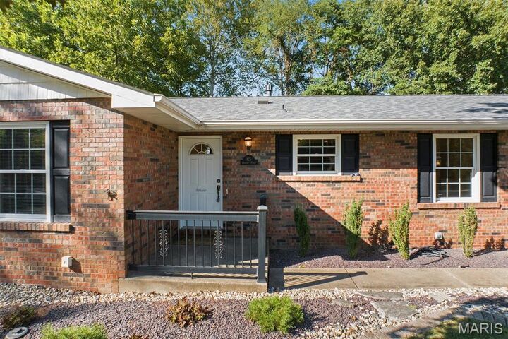 Property Photo: 815 Amherst Place IL 62025
