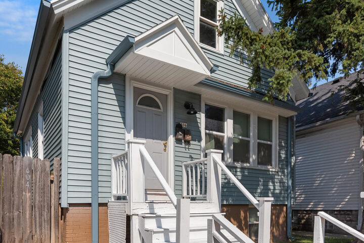 Property Photo:  606 E Locust St  WI 53212 
