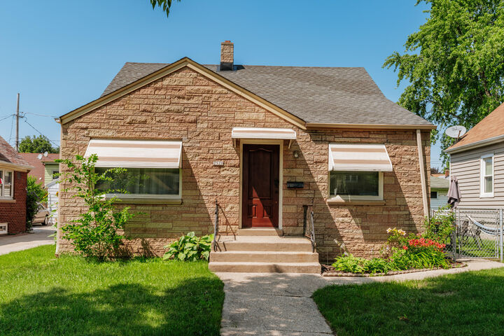 Property Photo: 2520 W Morgan Ave WI 53221