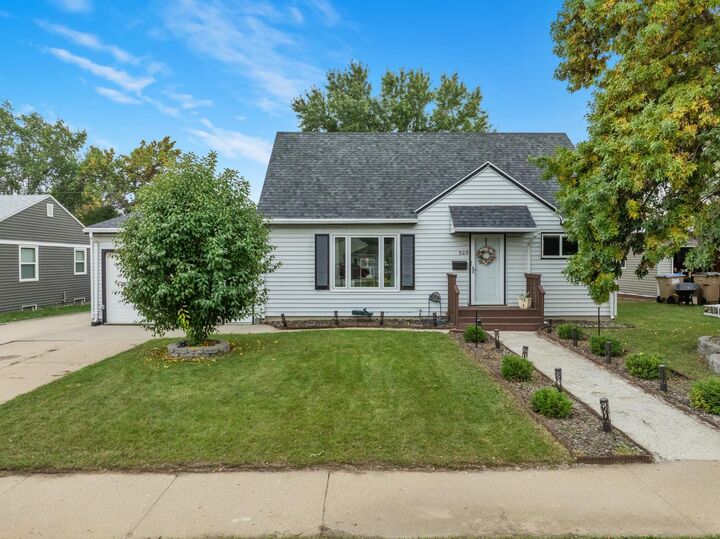 Property Photo: 509 17th Ave SW ND 58701