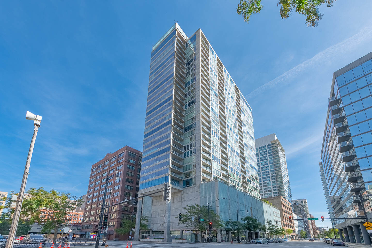 Property Photo:  611 S Wells Street 2406  IL 60607 