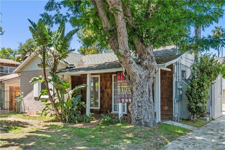 Property Photo:  5919 - 5921 Cantaloupe Avenue  CA 91401 