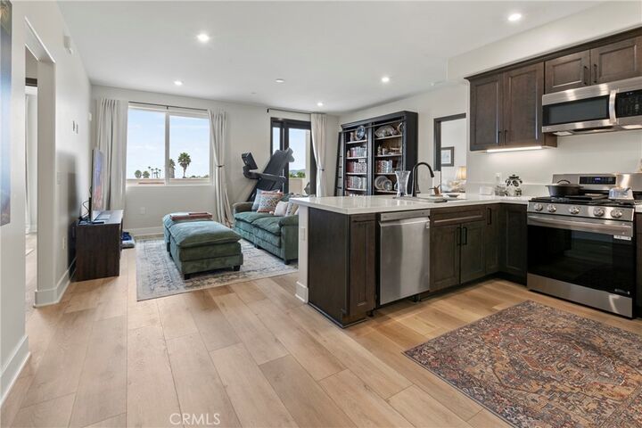 Property Photo:  402 W Grand Ave 401  CA 93433 