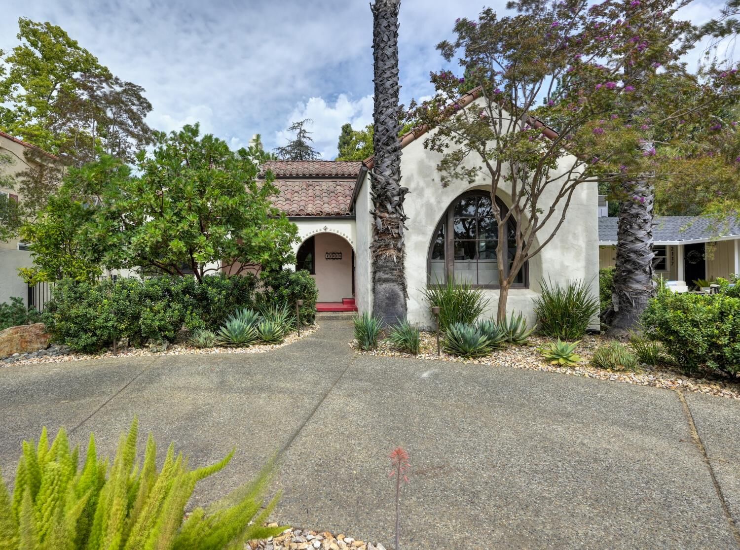 Property Photo:  2109 9th Avenue  CA 95818 