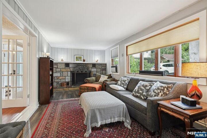 Property Photo:  716 Glen  NJ 07871 