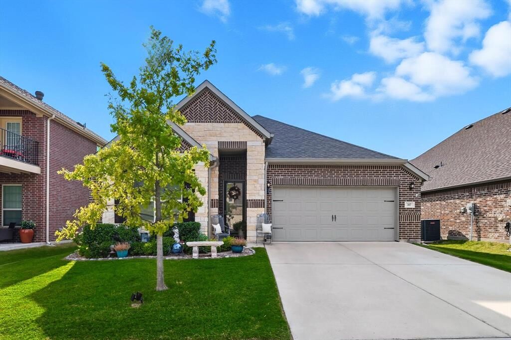 Property Photo:  317 Bayonet Drive  TX 76108