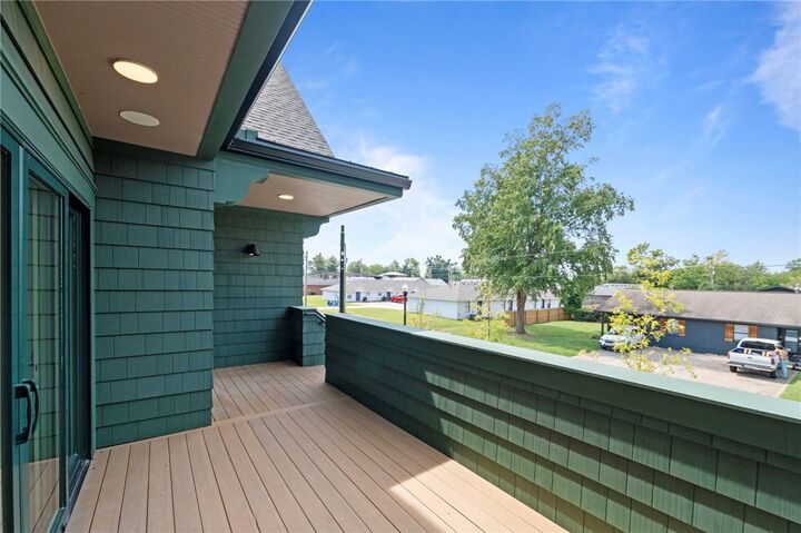 Property Photo: 427 SE B Street AR 72712