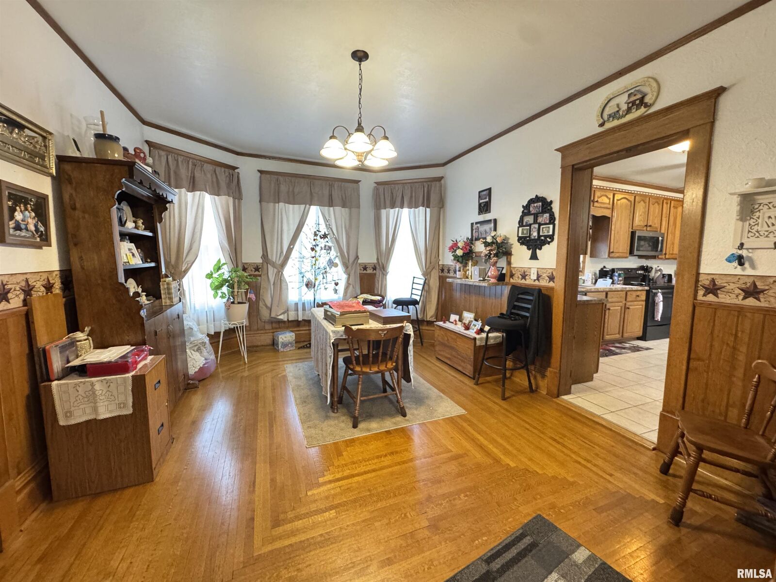 Property Photo:  337 W Chestnut Street  IL 61467 