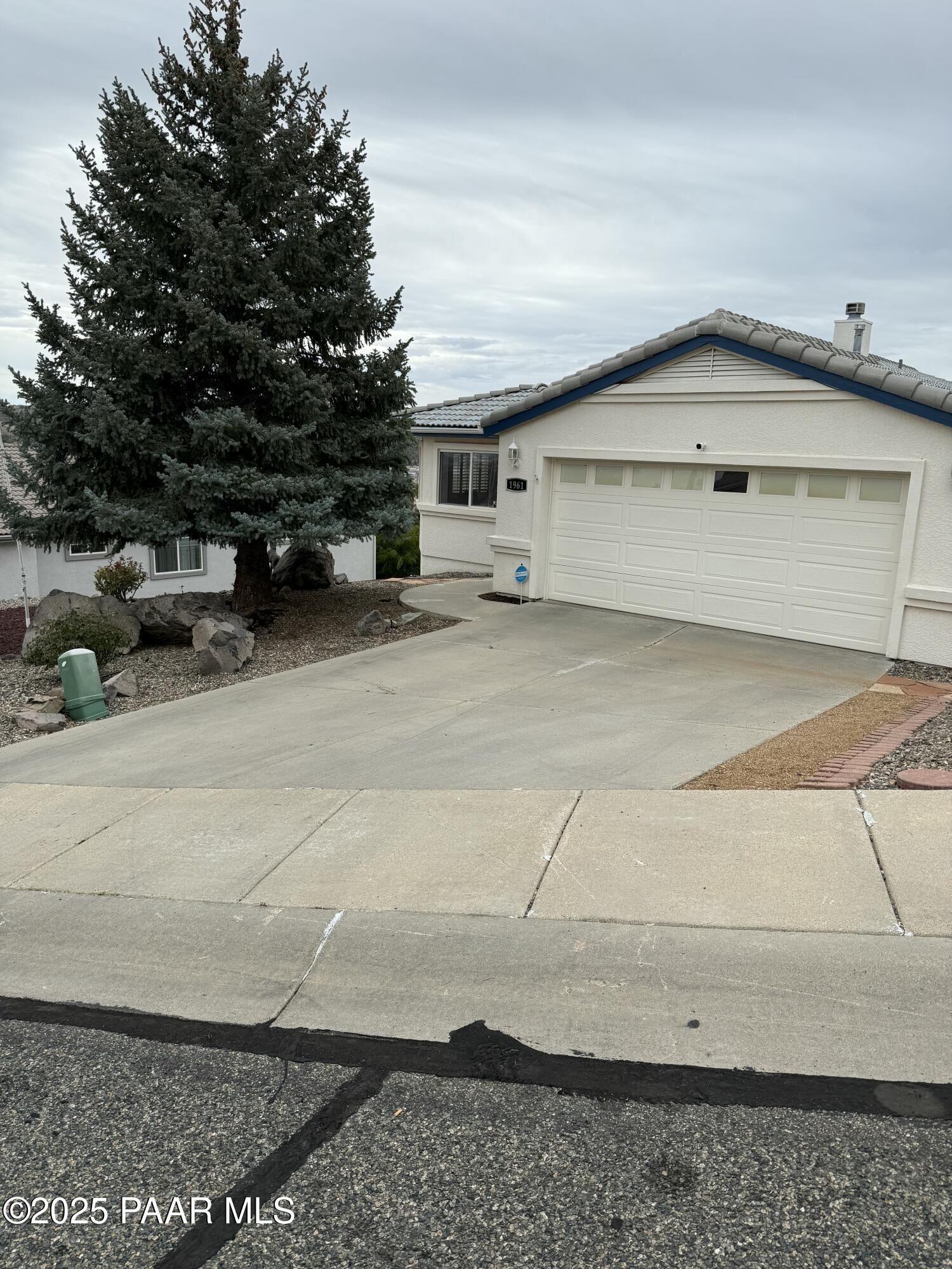 Property Photo:  1961 Ventnor Circle  AZ 86301