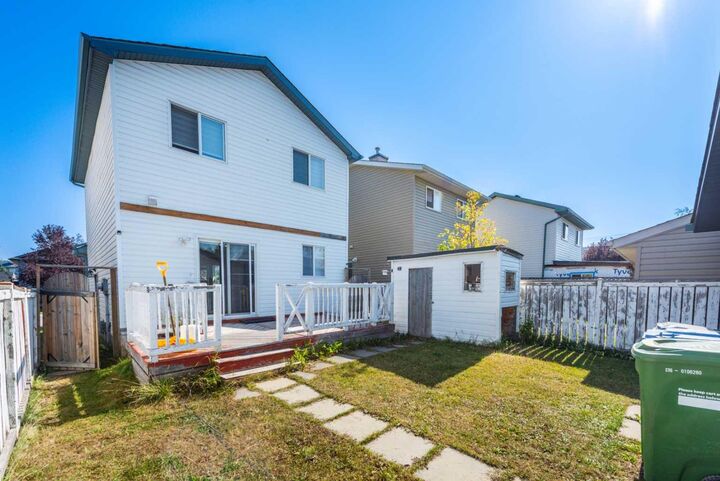 Property Photo:  148 Martin Crossing Crescent NE  AB T3J 3S9 